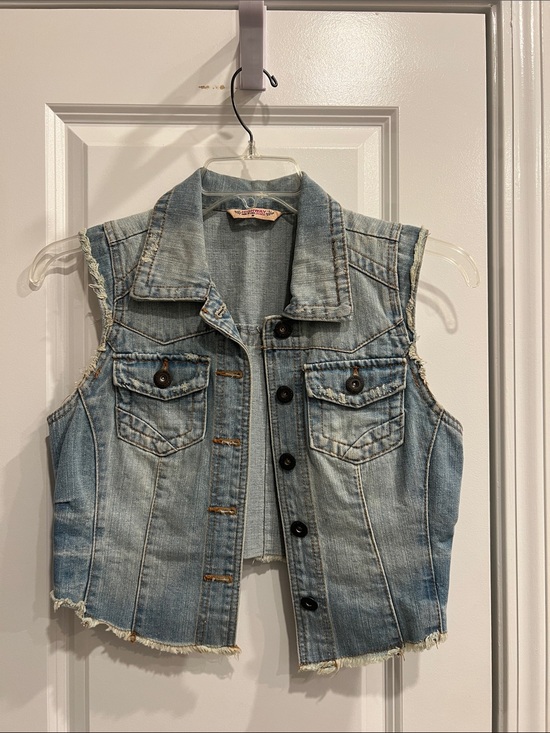 Jackets & Blazers - Junior’s Light Wash Cropped Denim Vest